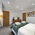 Retro Retreat * ويتبي